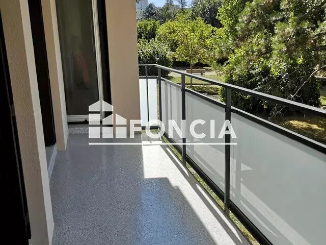 Appartement à louer, 77m², Fontaine