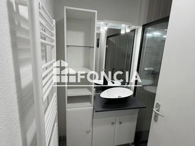 Appartement à louer, 43m², Saint-Quentin-de-Baron