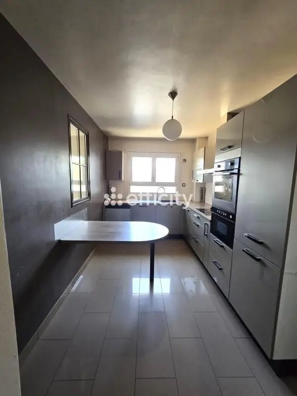 Appartement à vendre, 102m², Élancourt