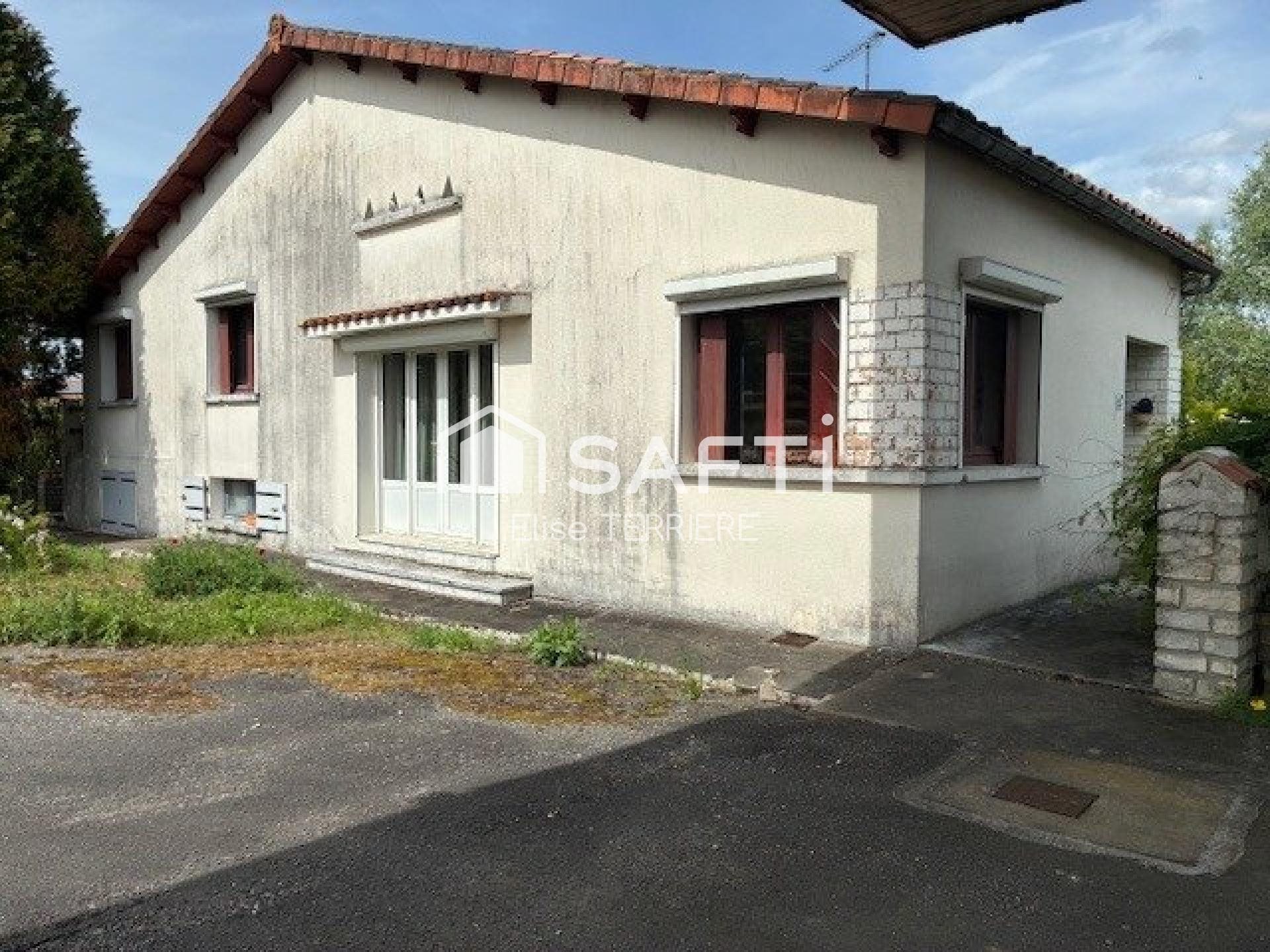 Maison à vendre, 197m², Aigre