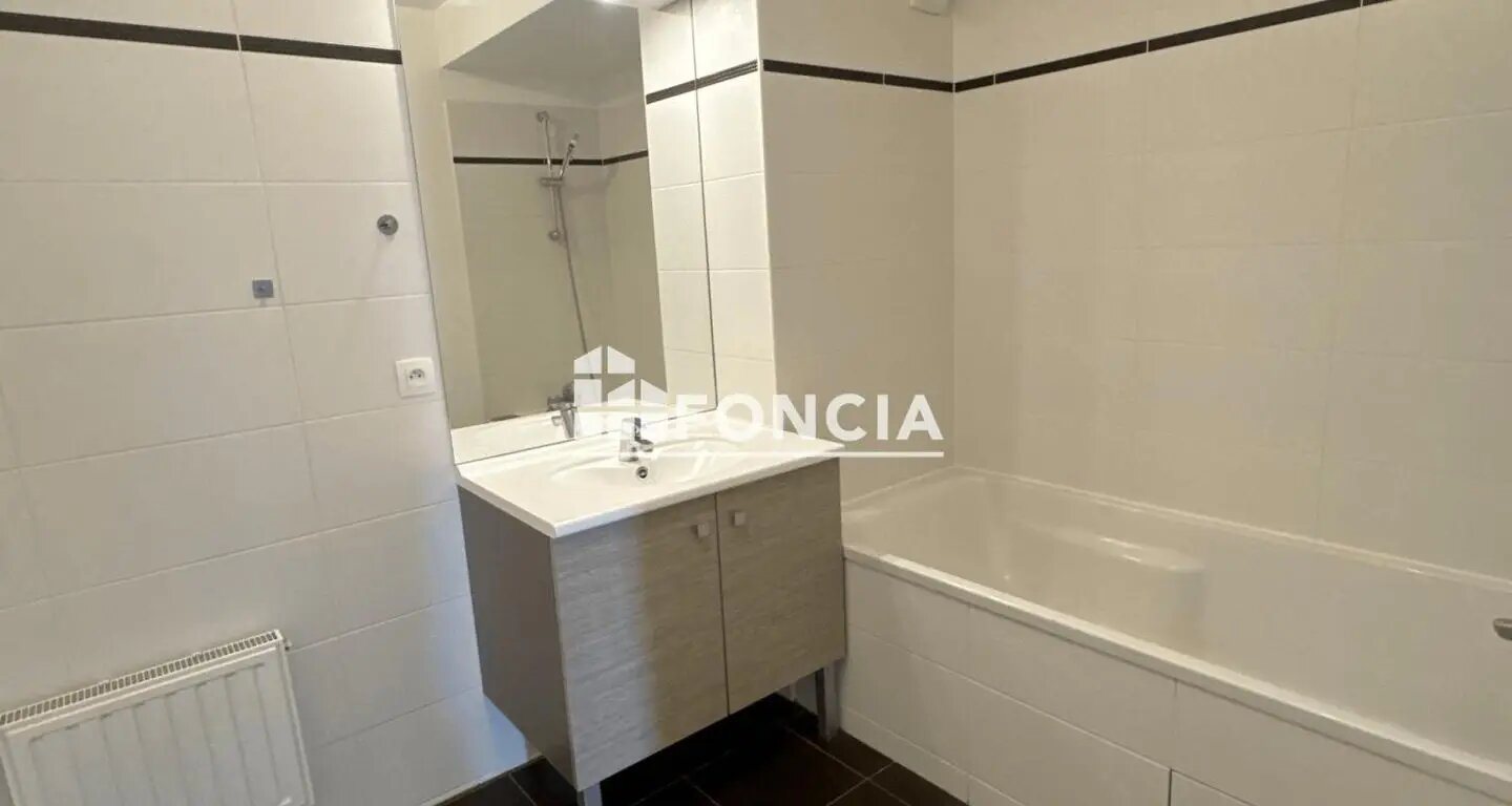 Appartement à louer, 67m², Colombes
