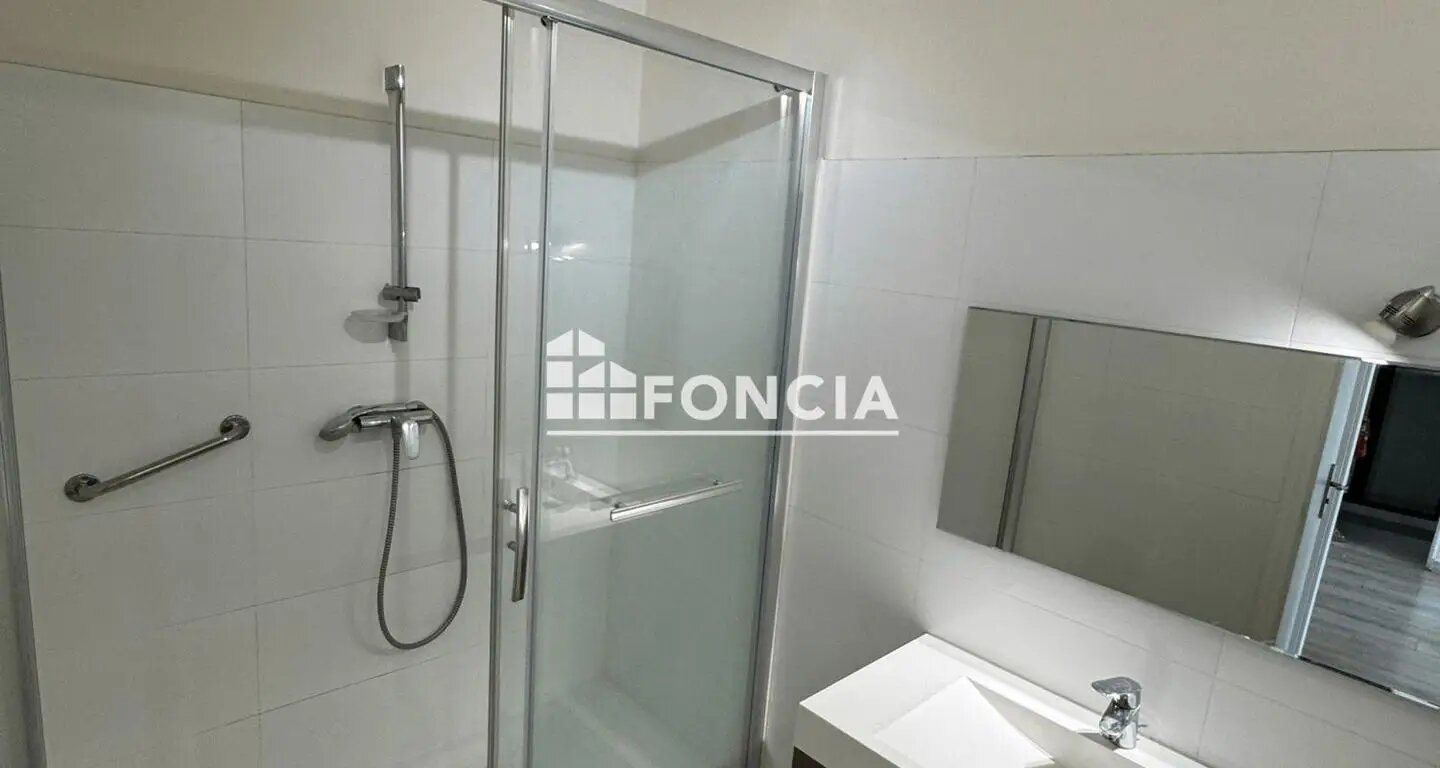 Appartement à louer, 39m², Courbevoie