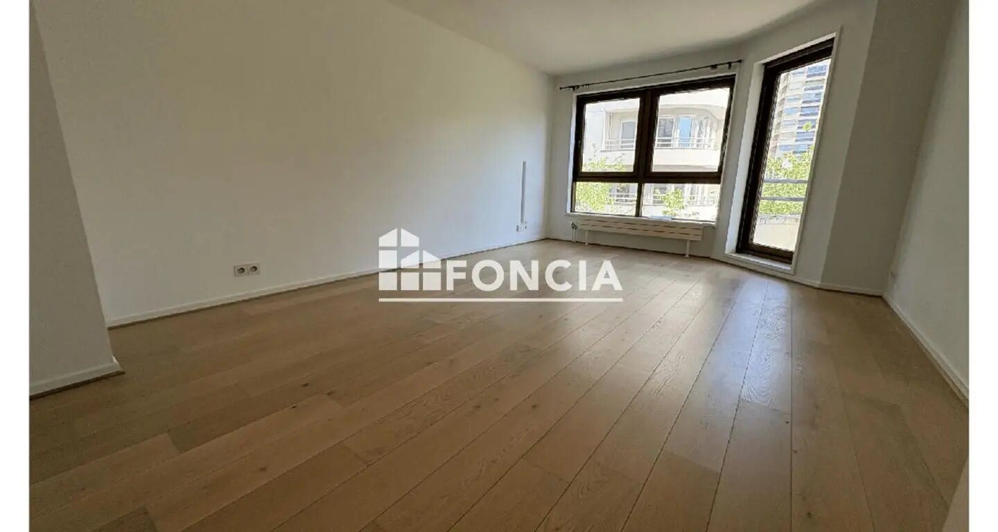 Appartement à louer, 54m², Suresnes