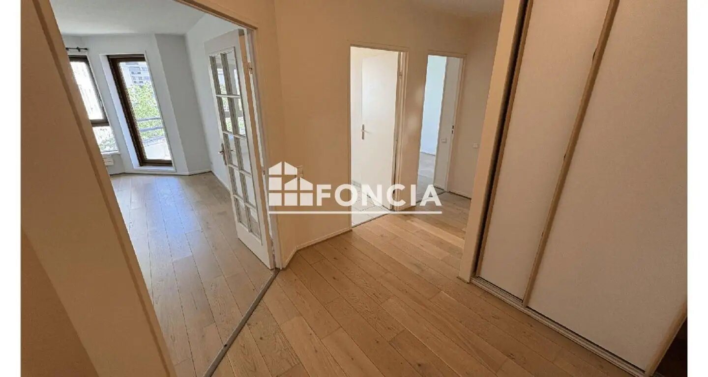 Appartement à louer, 54m², Suresnes