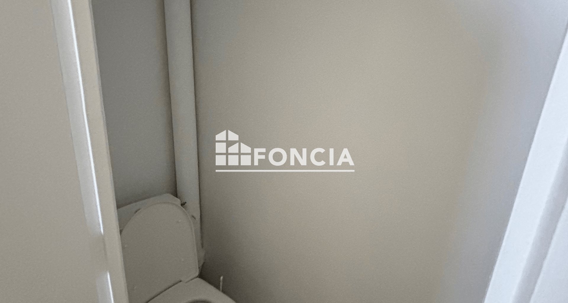 Appartement à louer, 17m², Courbevoie