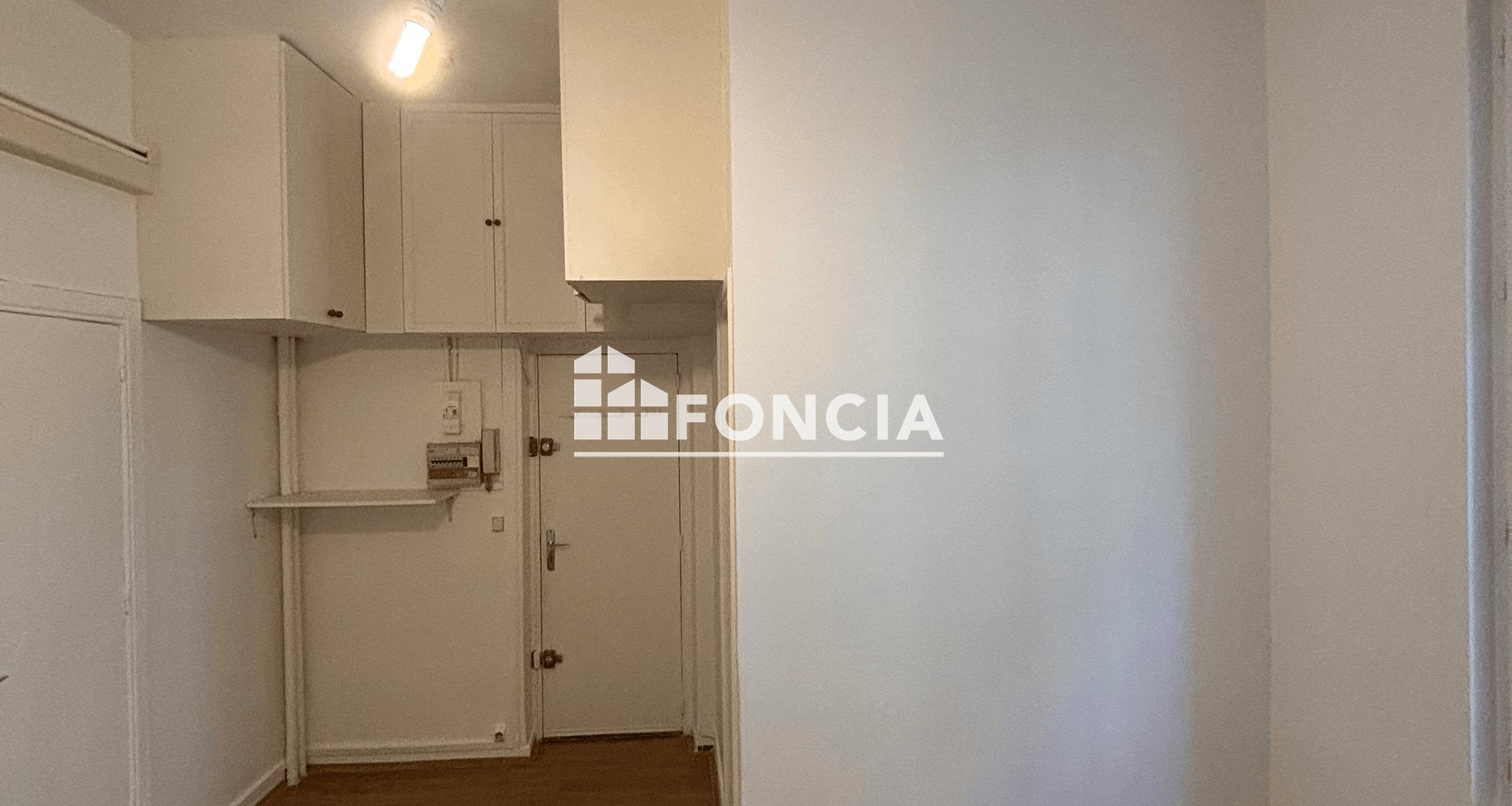 Appartement à louer, 23m², Courbevoie