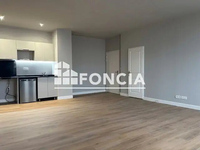 Appartement à louer, 40m², Saintes