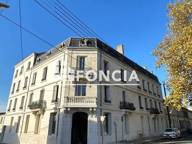 Appartement à louer, 40m², Saintes