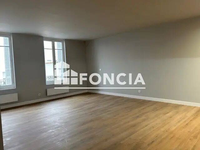 Appartement à louer, 40m², Saintes