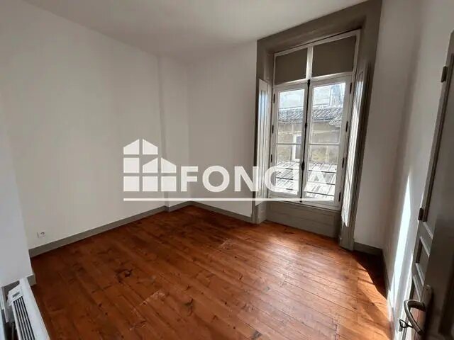 Appartement à louer, 63m², Saintes