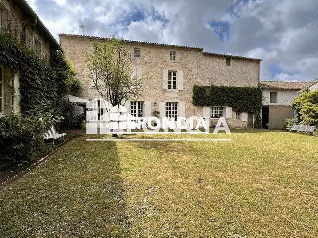 Appartement à louer, 431m², Coulon