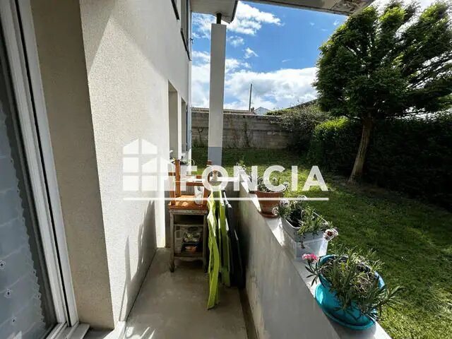 Appartement à louer, 43m², Saintes