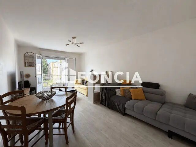 Appartement à louer, 74m², Lèves