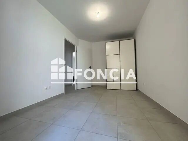 Appartement à louer, 67m², Solliès-Pont