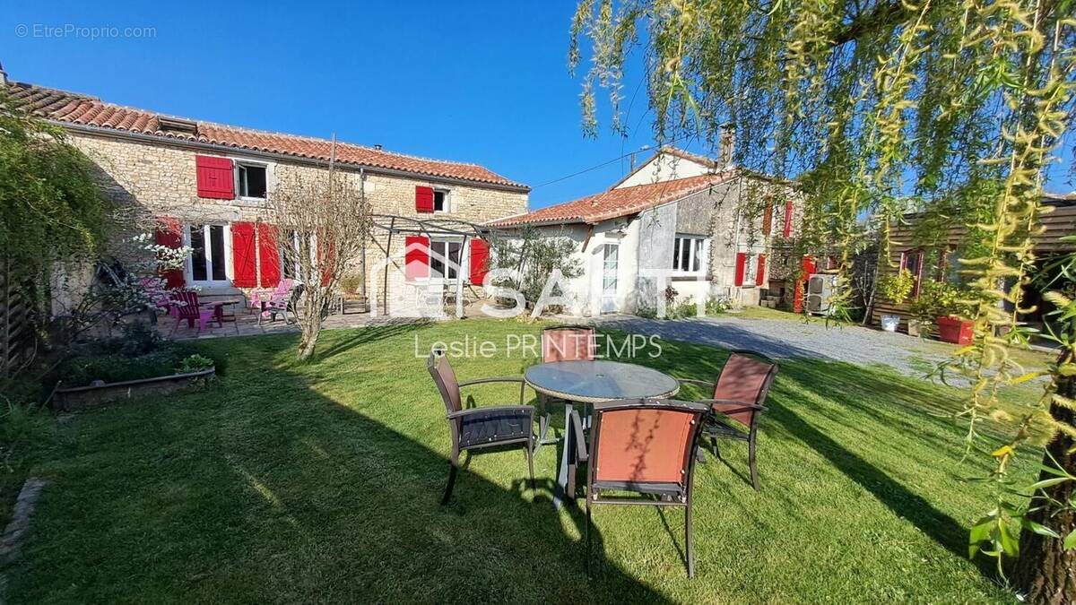 Maison à vendre, 170m², Coulonges-sur-l'Autize
