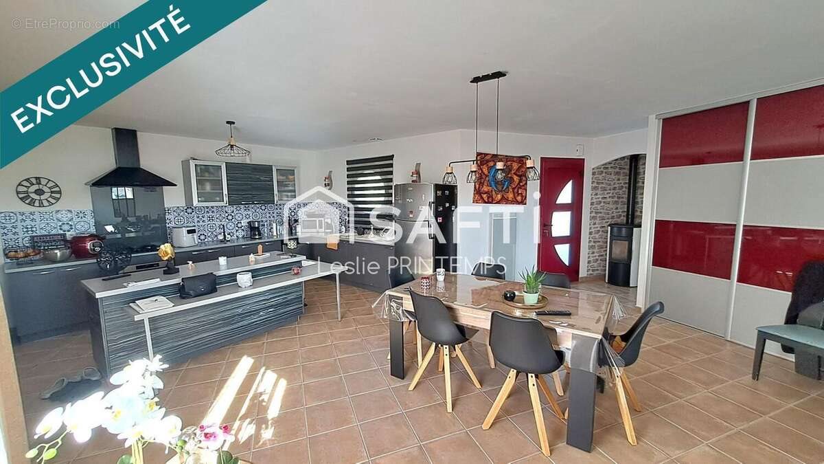 Maison à vendre, 140m², Saint-Laurs