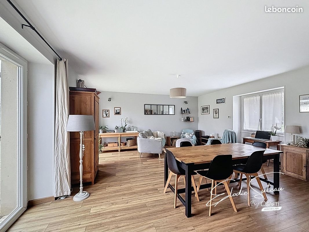 Maison à vendre, 110m², Soulaire-et-Bourg