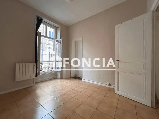 Appartement à louer, 44m², Nîmes