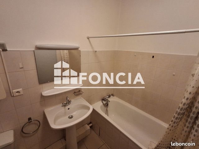 Appartement à louer, 19m², Nîmes