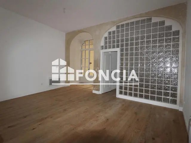 Appartement à louer, 62m², Nîmes