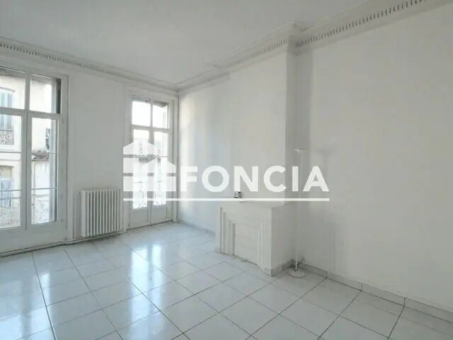 Appartement à louer, 89m², Nîmes