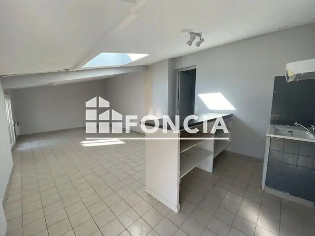 Appartement à louer, 46m², Saint-Quentin-la-Poterie