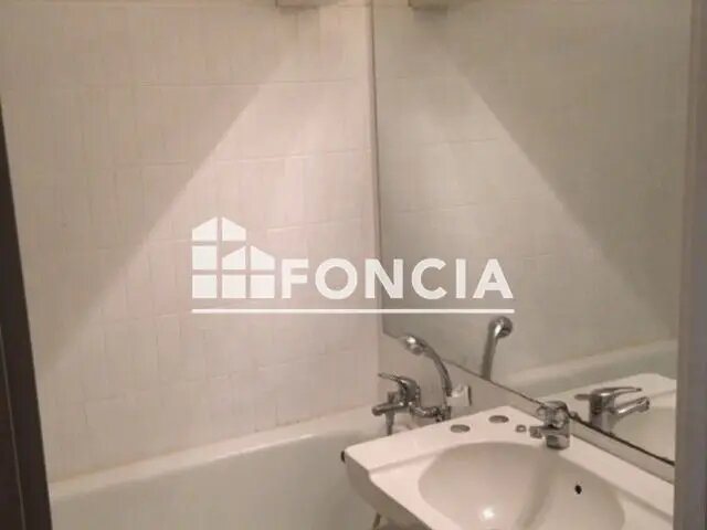 Appartement à louer, 26m², Nîmes