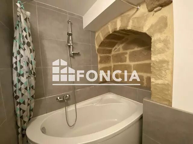Appartement à louer, 92m², Montaren-et-Saint-Médiers