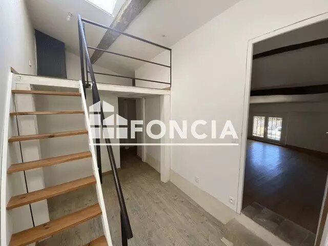 Appartement à louer, 92m², Montaren-et-Saint-Médiers