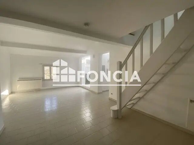 Appartement à louer, 64m², Uzès
