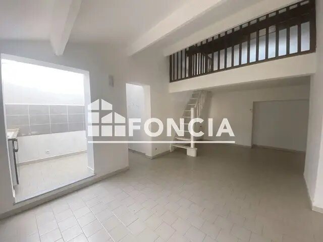 Appartement à louer, 64m², Uzès