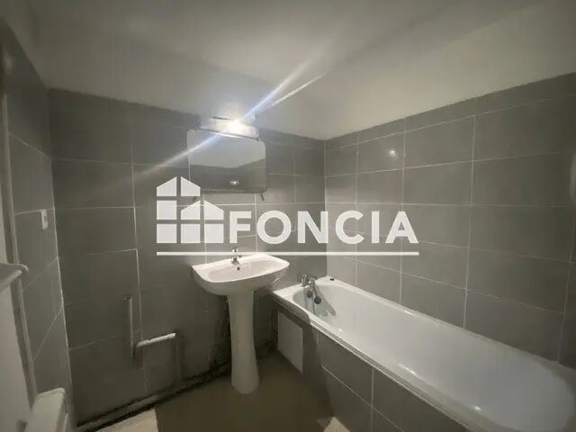 Appartement à louer, 64m², Uzès