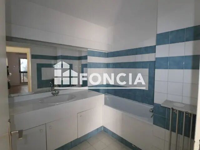 Appartement à louer, 66m², Nîmes