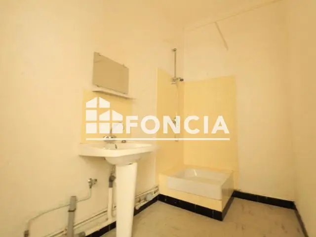 Appartement à louer, 35m², Nîmes