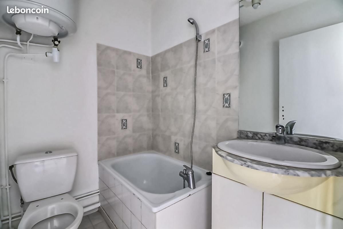 Appartement à louer, 27m², Nîmes