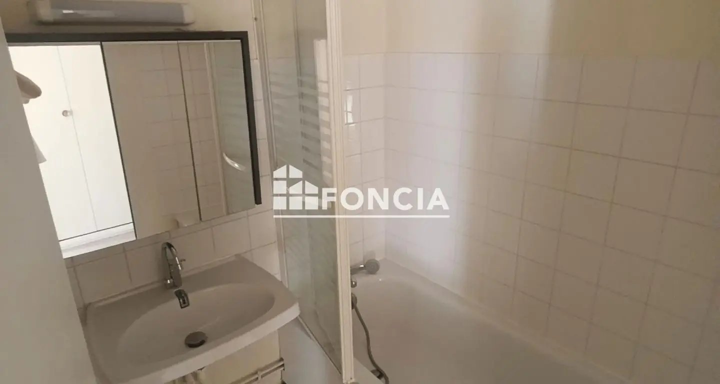 Appartement à louer, 28m², Hérouville-Saint-Clair