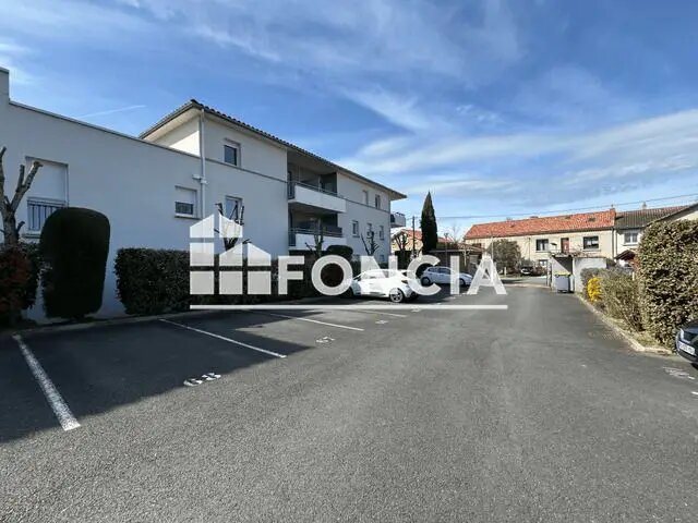 Appartement à louer, 61m², Saint-Juéry