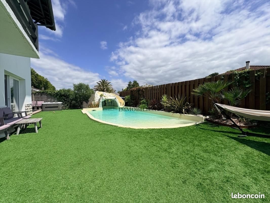 Maison à vendre, 300m², Saint-Martin-de-Seignanx