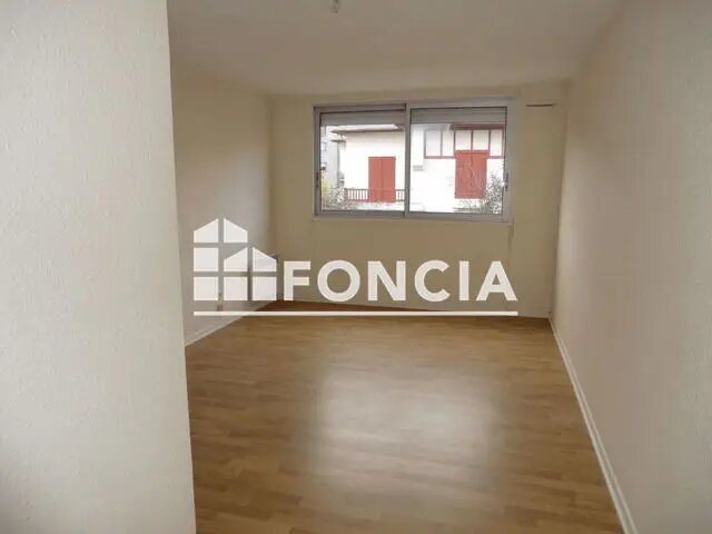 Appartement à louer, 45m², Lourdes