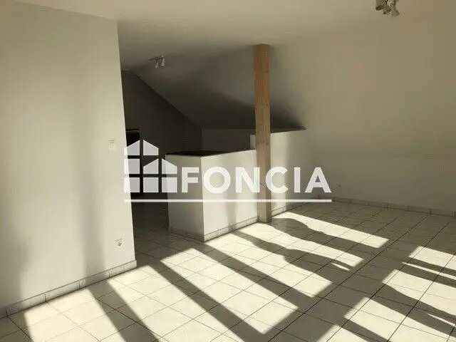 Appartement à louer, 68m², Houssen
