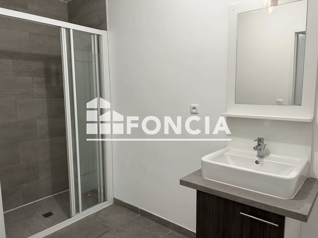 Appartement à louer, 67m², Dury