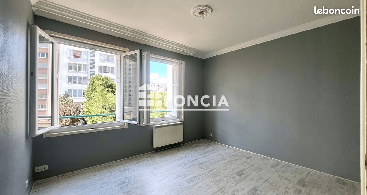Appartement à louer, 45m², Saint-Étienne