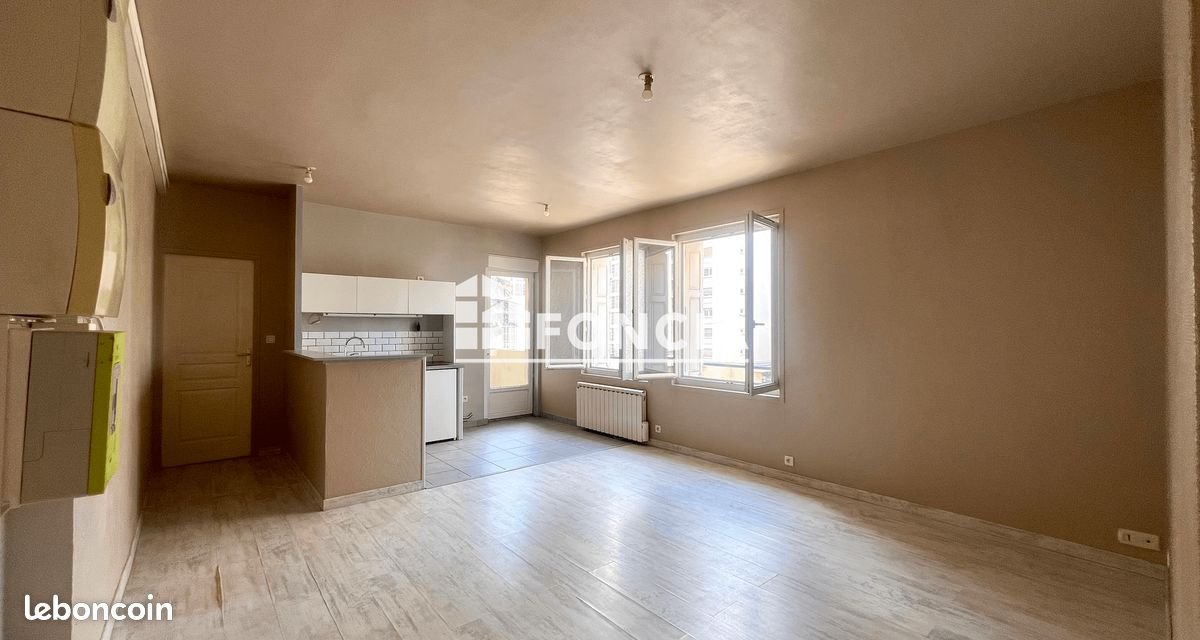 Appartement à louer, 45m², Saint-Étienne