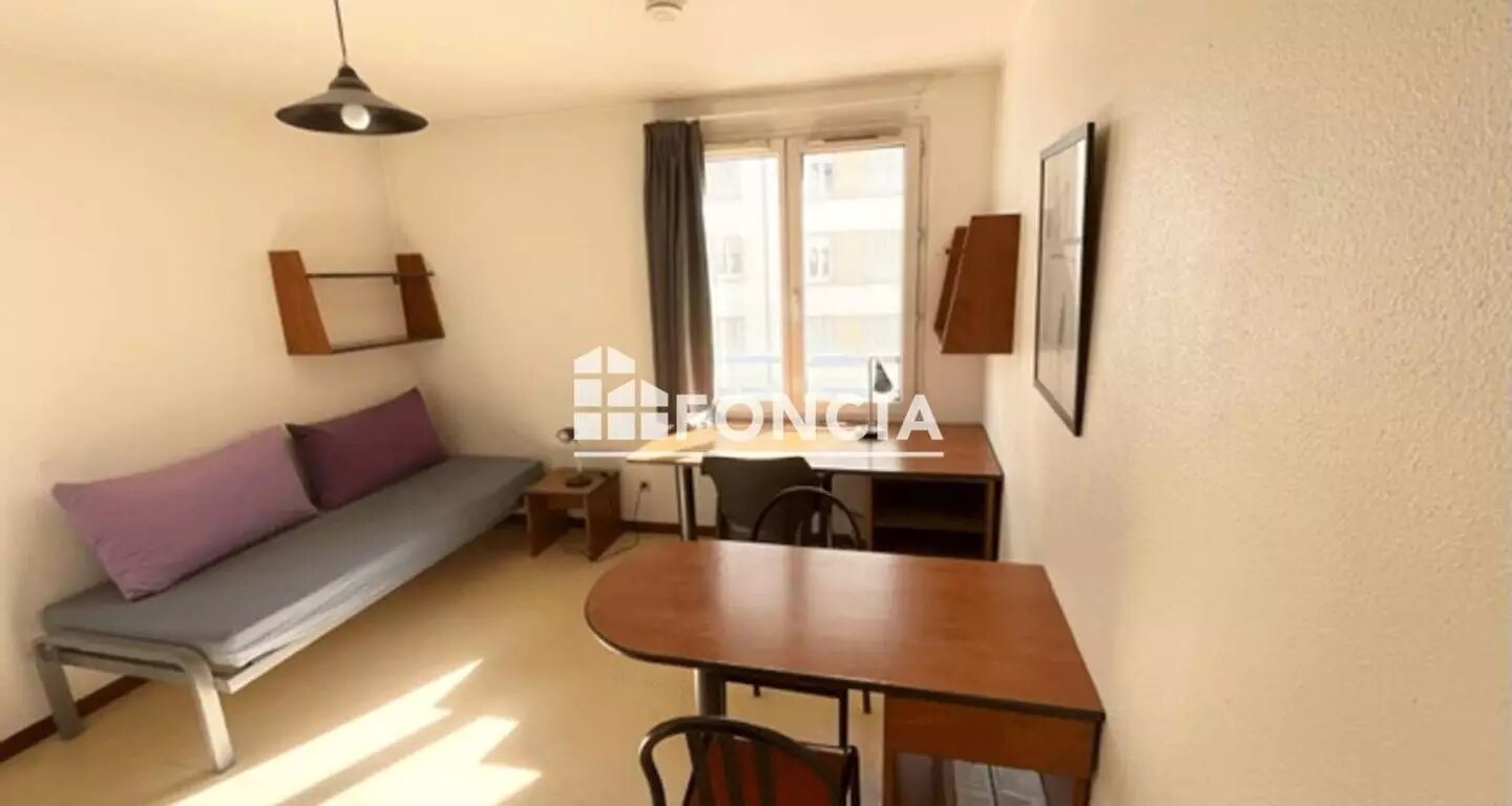 Appartement à louer, 18m², Saint-Étienne
