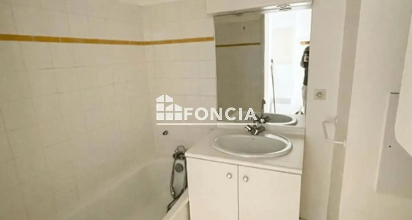Appartement à louer, 18m², Saint-Étienne