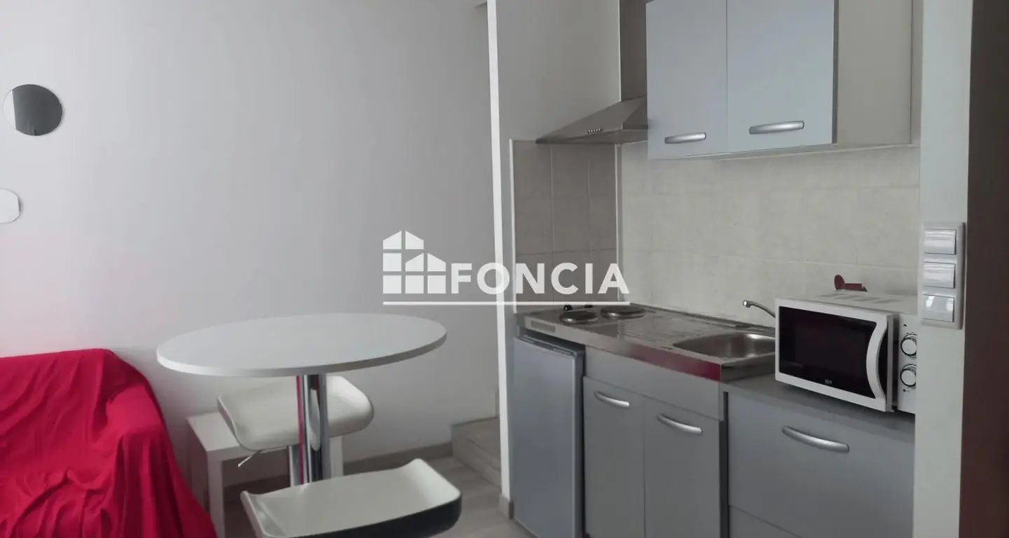 Appartement à louer, 28m², Saint-Étienne