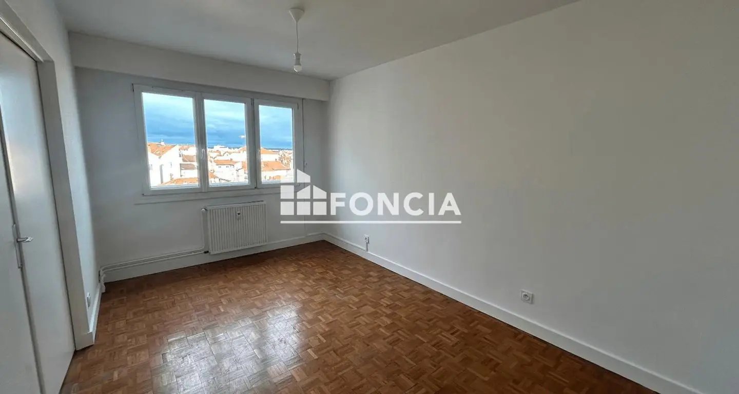 Appartement à louer, 75m², Roanne