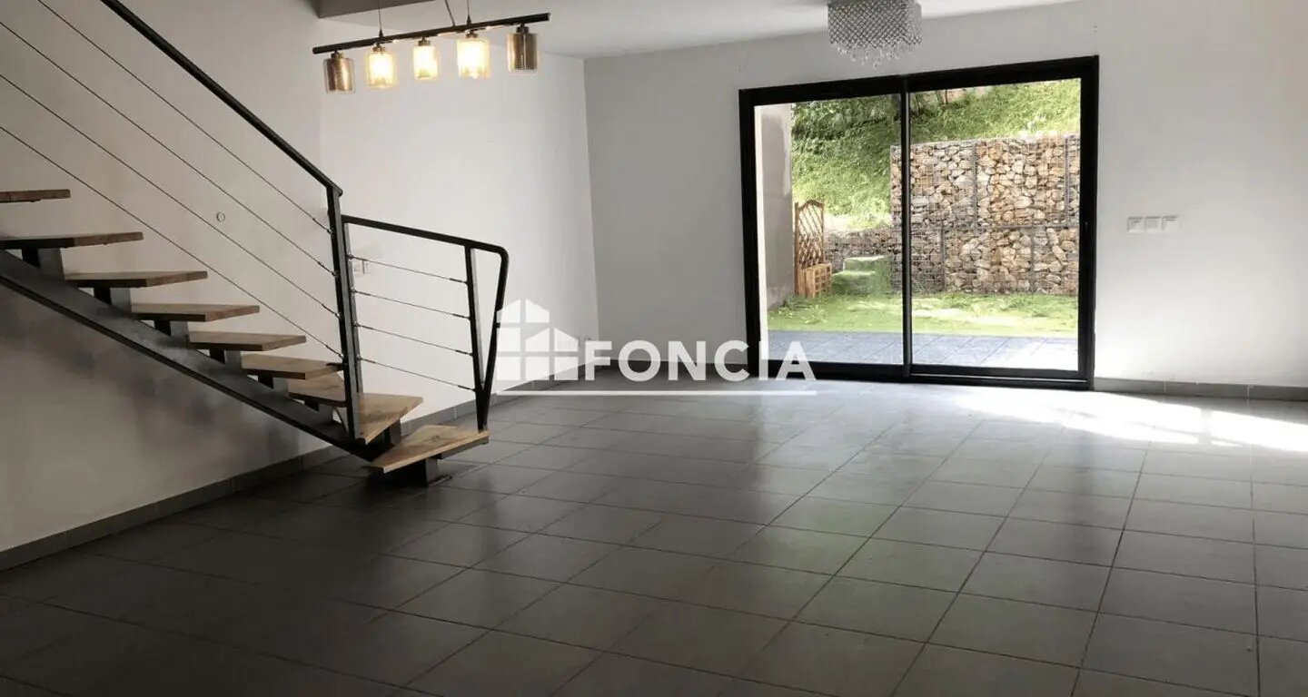 Maison à louer, 102m², Saint-Etienne