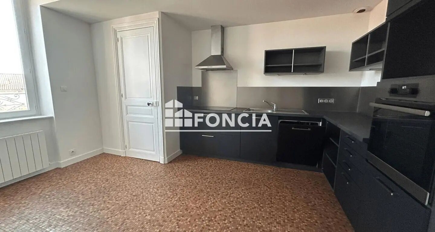 Appartement à louer, 165m², Le Coteau