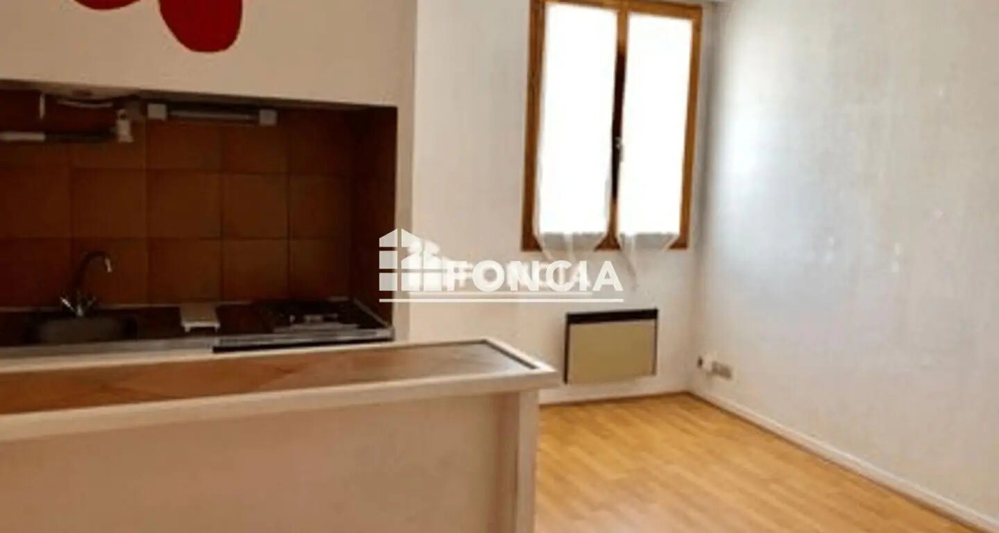 Appartement à louer, 18m², Saint-Étienne